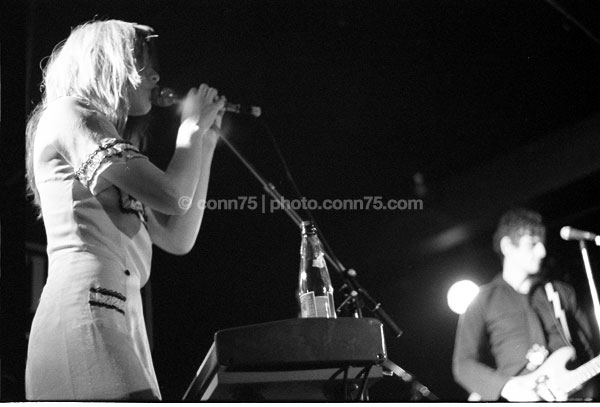 Blonde Redhead  - Barfly, Glasgow - 18-05-04